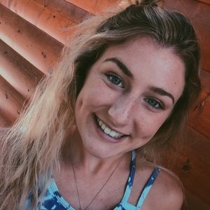 Meet your Posher, Delaney